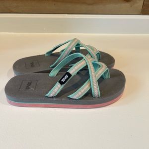 Little girls Teva sandals